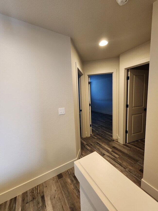 Building Photo - 2 Bedroom 2.5 Bath in Winlock