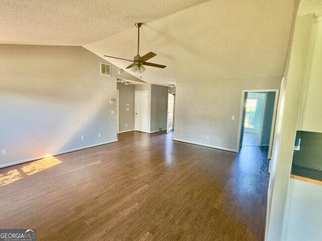 Building Photo - 211 Lucas Way