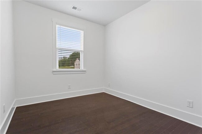 Building Photo - 1620 Aeslin Dr NW