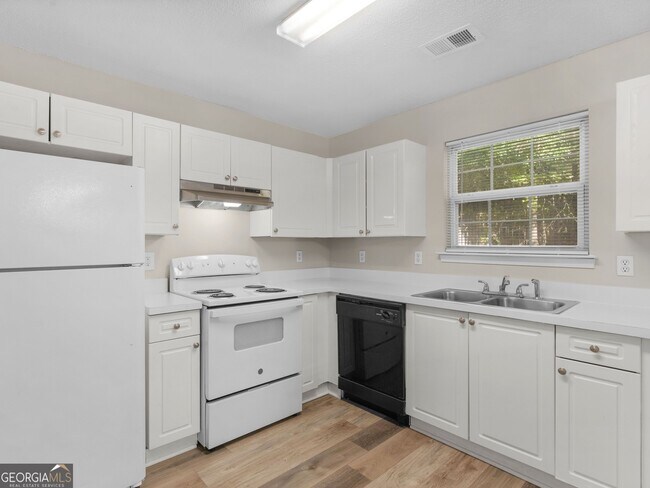 Building Photo - 156 Watercress Ct