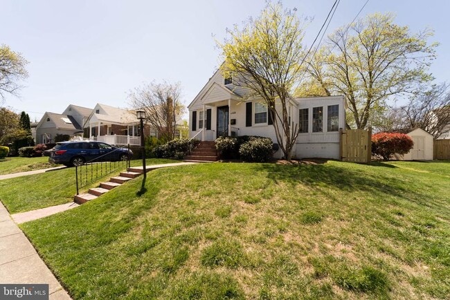 Building Photo - 1334 Bayliss Dr