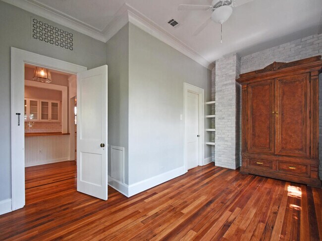 Building Photo - UT PRE-LEASE: Luxury 4 bedroom home in Wes...