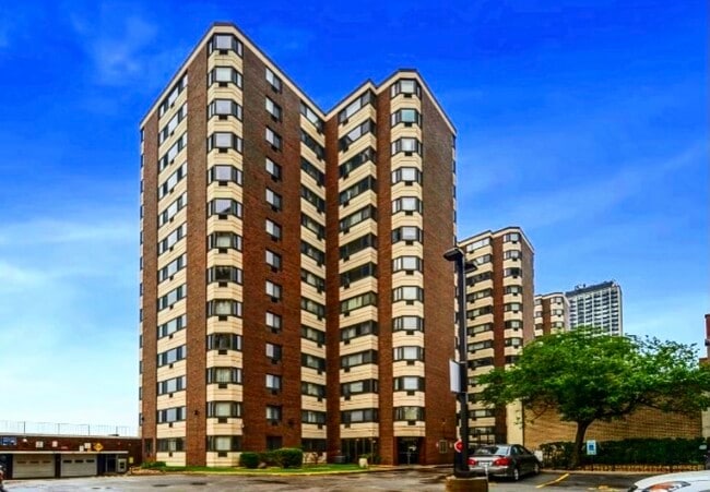 Primary Photo - 7337 S South Shore Dr