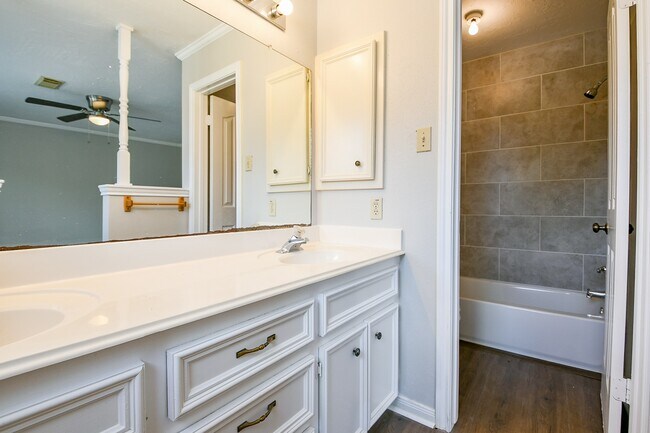 Building Photo - 3423 Berry Grove Dr