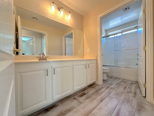 Building Photo - 9221 Candilela Ct