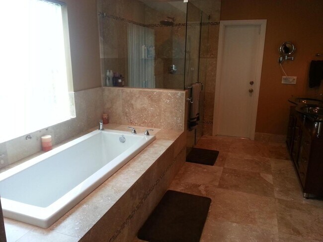 Building Photo - 4020 NW 24th Terrace