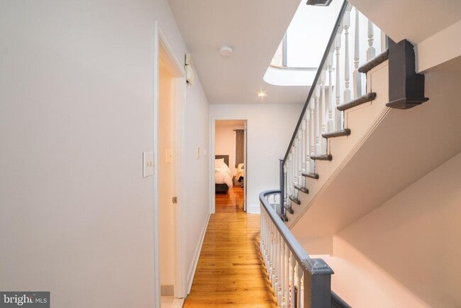 Building Photo - 1938 Pine St