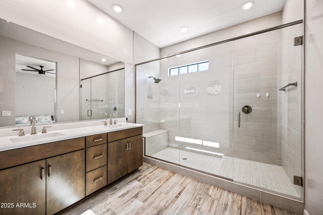 Building Photo - 4827 E Village Dr