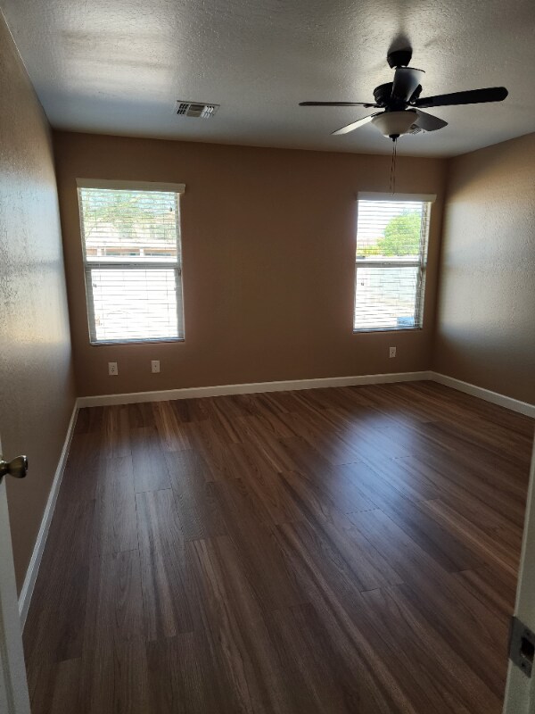 Building Photo - 1850 N Vista Ln