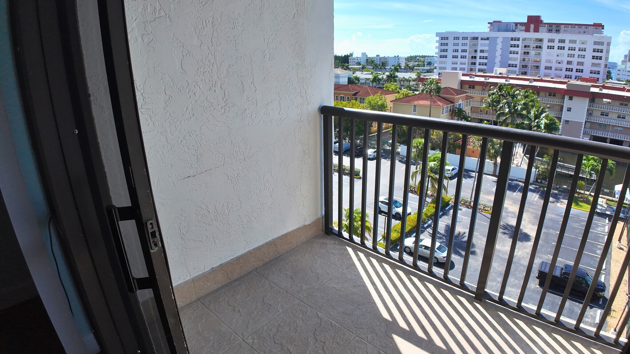 Building Photo - 2017 S Ocean Dr