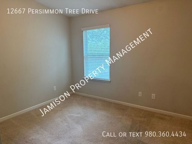Building Photo - 12667 Persimmon Tree Dr