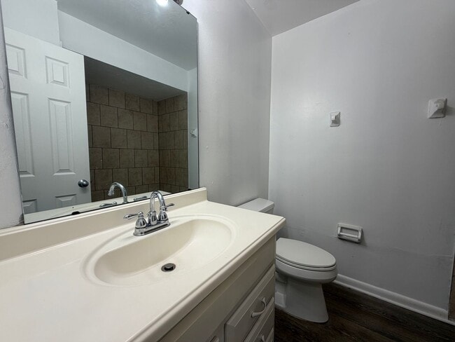 Building Photo - 6207 SW 11th Pl