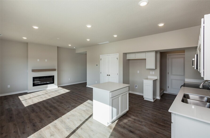 Building Photo - 6129 Tungsten Dr