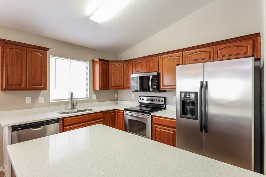 Building Photo - 10618 W Pima St