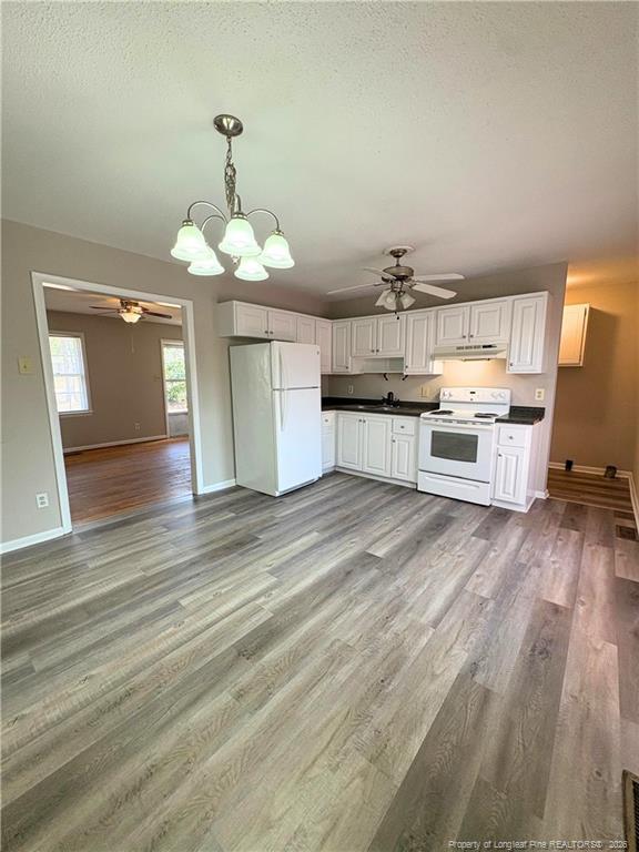 Building Photo - 6409 Waverly Ct