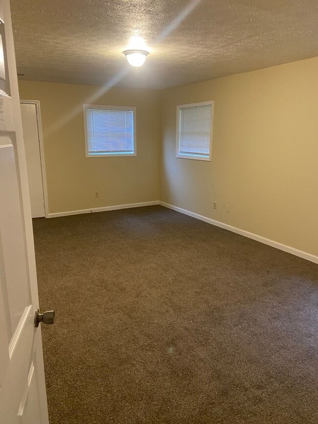 Building Photo - **UPCOMING**Midtown Columbus 3 bedroom/2 b...