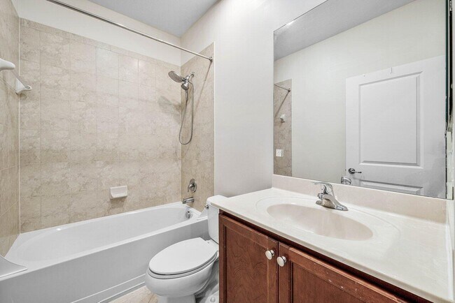 Building Photo - 48 NW Hawthorne Pl