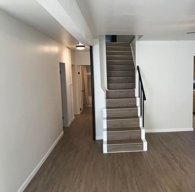 Building Photo - Updated 3 Bedroom 2 Bathroom Home in Paradise!