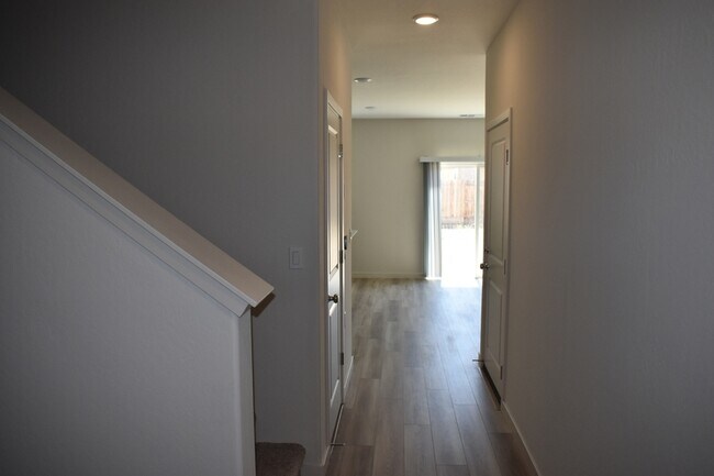 Building Photo - 4624 Athena Dr