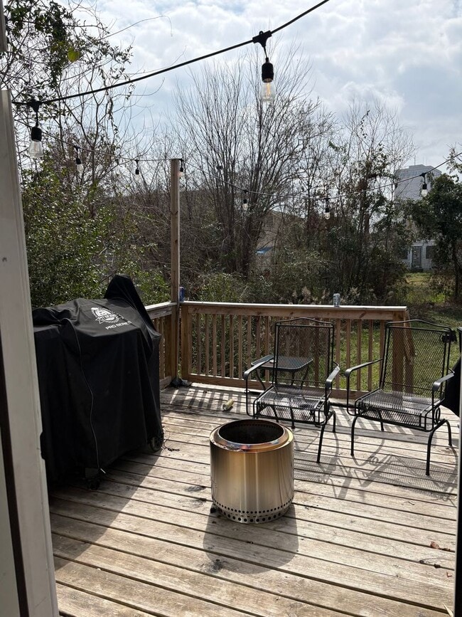 Building Photo - 2 Blocks from Tech - Large 4 bed / 2 bath