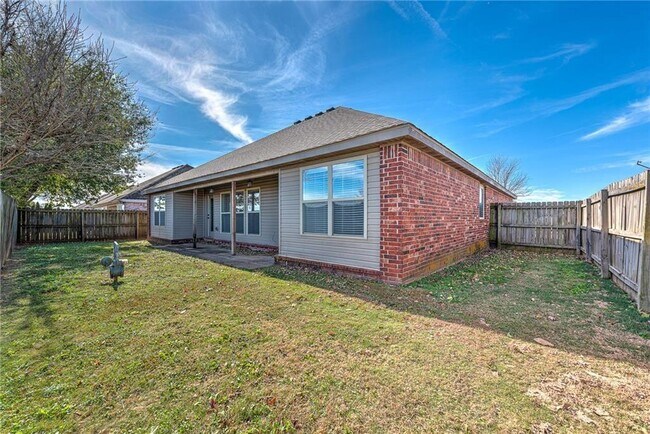 Building Photo - 6007 S 36th St