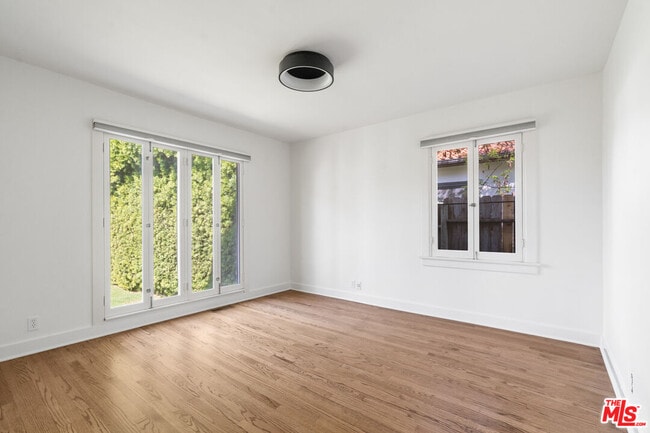 Building Photo - 949 S Muirfield Rd