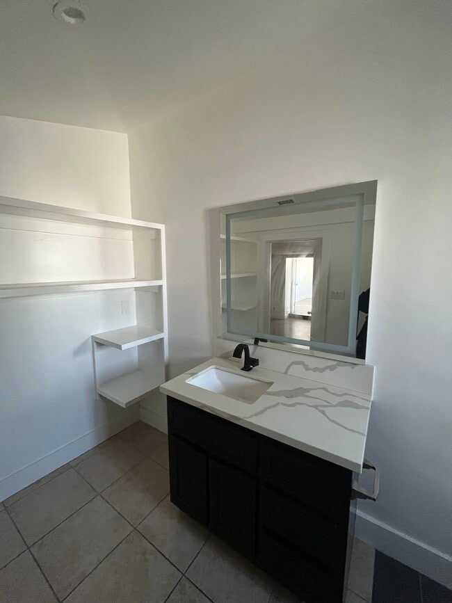 Building Photo - 13644 Terra Bella St