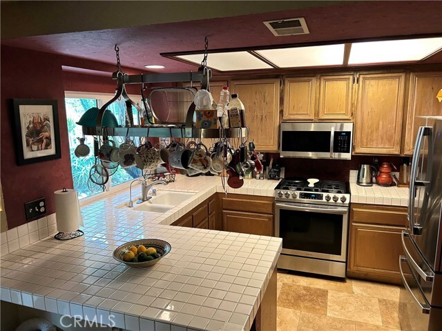 Building Photo - 1908 E Calico Dr