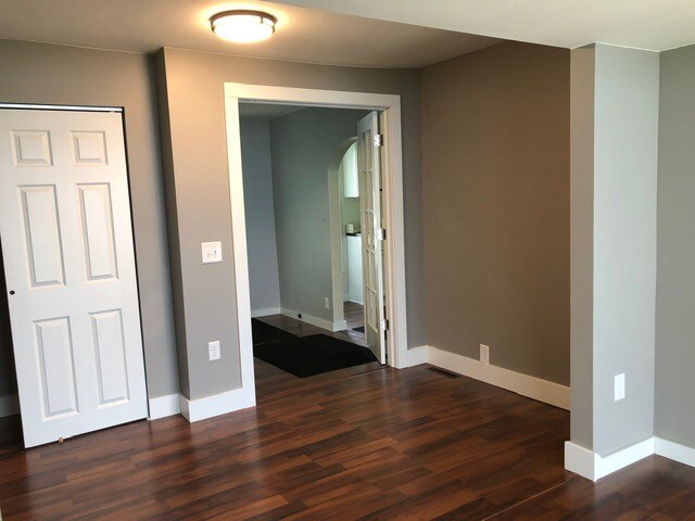 Building Photo - 662 Lamberton St NE