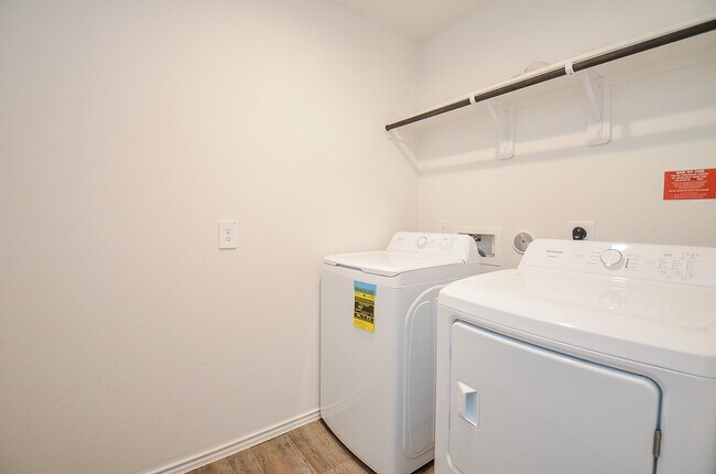 Building Photo - 31310 Yatesbury Ln