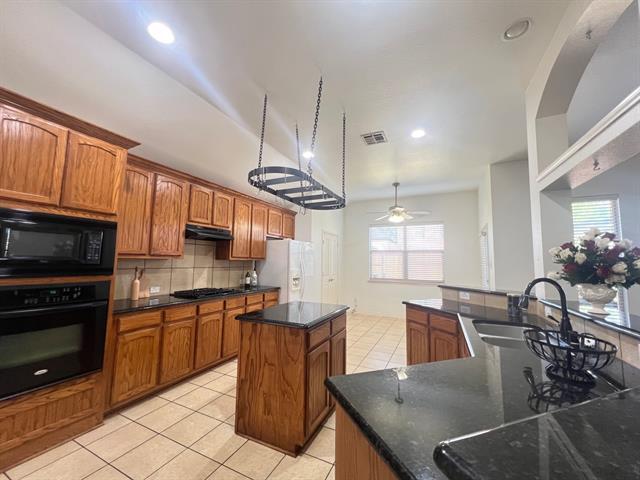 Building Photo - 1721 Nestledown Dr