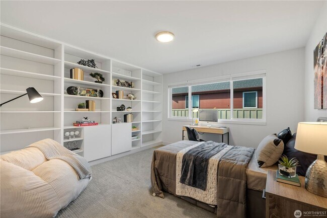 Building Photo - Modern Farmhouse Luxury in Coveted Matthews Beach Available NOW!