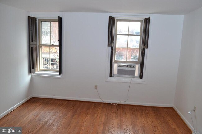 Building Photo - 127 N Market St