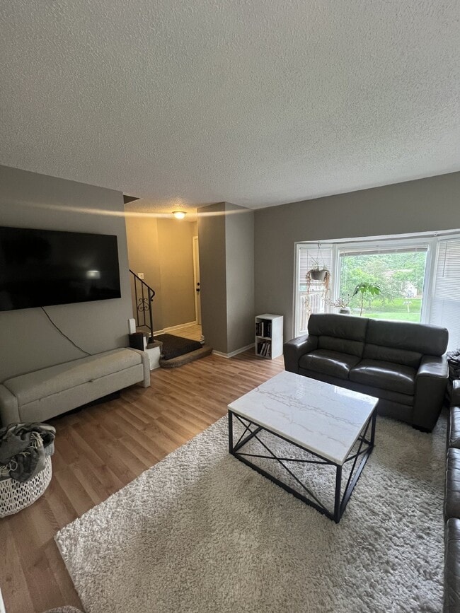 Building Photo - 103 Pleasant View Dr