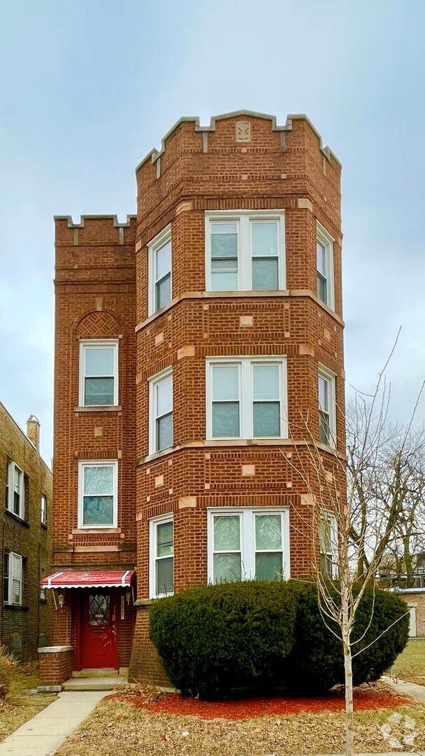 Building Photo - 11227 S King Dr