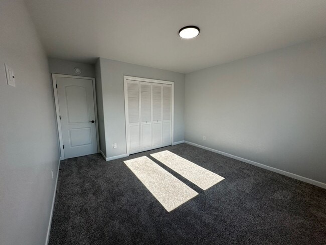 Building Photo - New Energy Efficient Constuction!