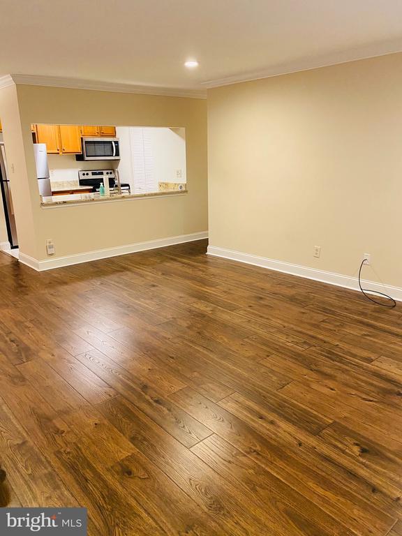 Building Photo - 1833 The Woods II