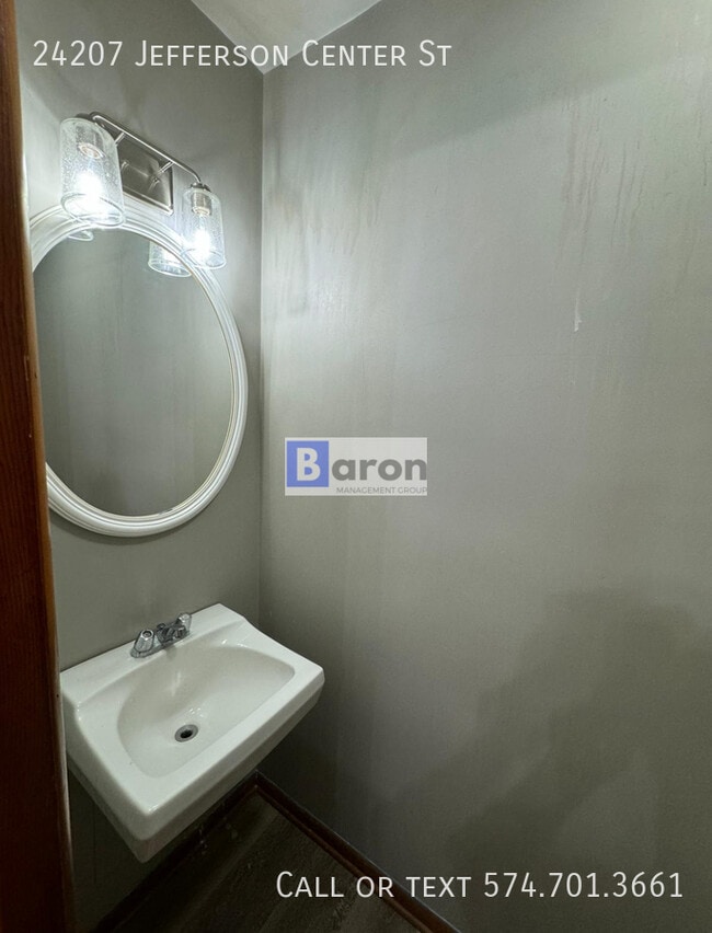 Building Photo - 24207 Jefferson Center St