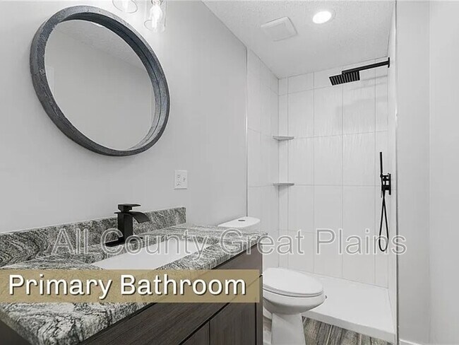 Building Photo - 1917 E Stratford Rd