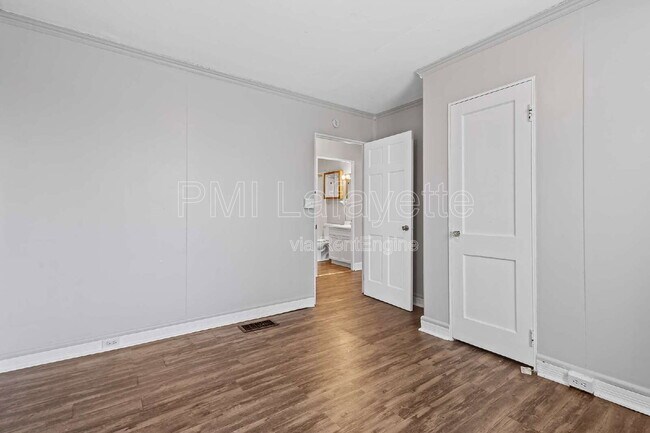 Building Photo - 618 S 18th St