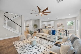 Building Photo - 1905 Creek Crest Way