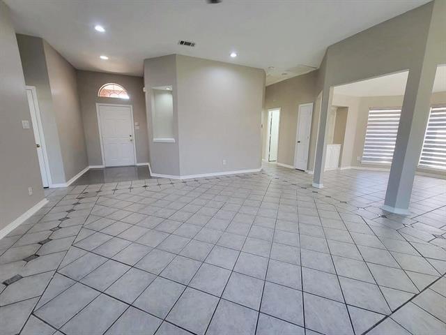 Building Photo - 1144 San Saba Dr