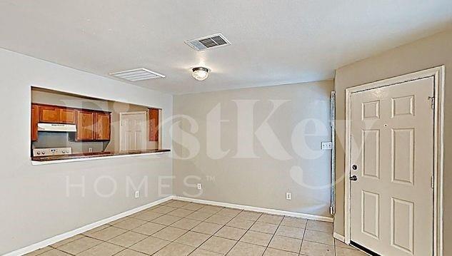 Building Photo - 2932 La Estancia Ln