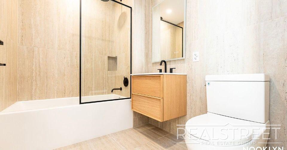 Building Photo - Schermerhorn Street