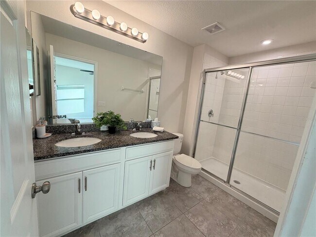 Building Photo - 10560 Salt Grove St