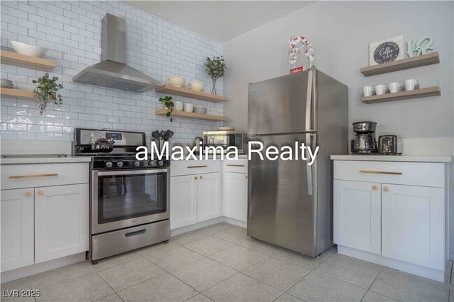 Building Photo - 2401 Predera Ave