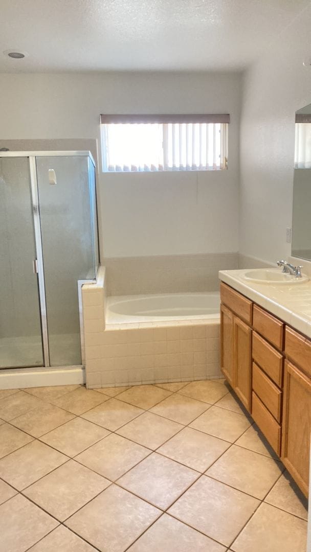 Building Photo - Riverbank