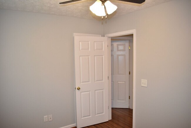 Building Photo - 3 Bed/2 Bath Home in East Nashville, Pet F...