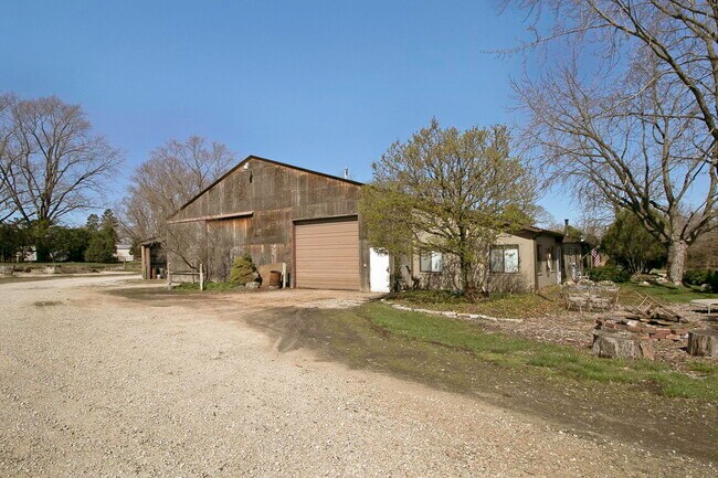 Building Photo - 859 Old Kirk Rd
