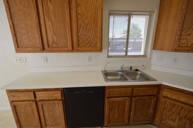 Building Photo - 1420 Jamielinn Ln